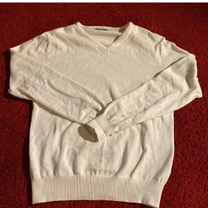 Elegant tröja  - En fin tröja man kan ha över sin skjorta 