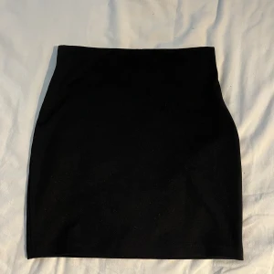 Mini kjol - Tajt mini kjol från Cubus💞