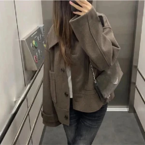 Kappa - Super snygg kappa ifrån kappahl!  Köpt i våras men inte använd alls så nyskick!💓 Köpt för 900