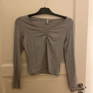 Aldrig använd! Gråa tröja  - Aldrig använd! Fint sick! Passar även S