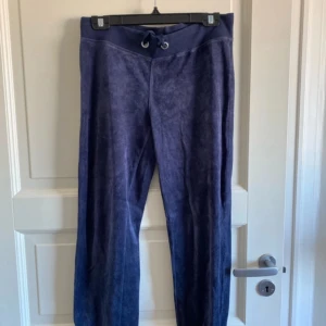 Lågmidjade mjukisbyxor  - Aldrig använd då jag har för många! Vet tyvärr inte märket på dom så derför tog jag bara indiska!