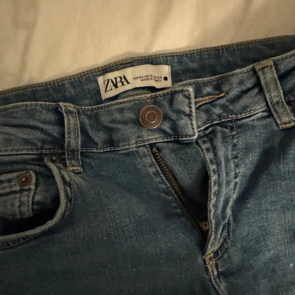 Använda fåtal gånger, populära bootcut low waist jeansen helt slut . Jeans & Byxor.