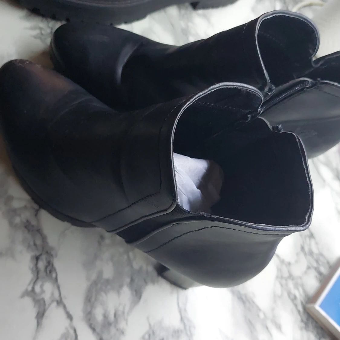 Fina moderna klackskor  - 91