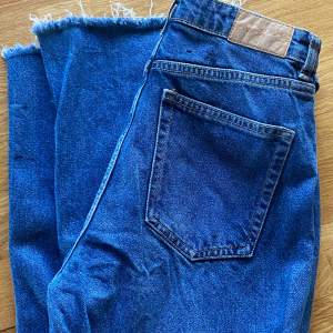 Använda Monki jeans  Highwaist  Wide fit  