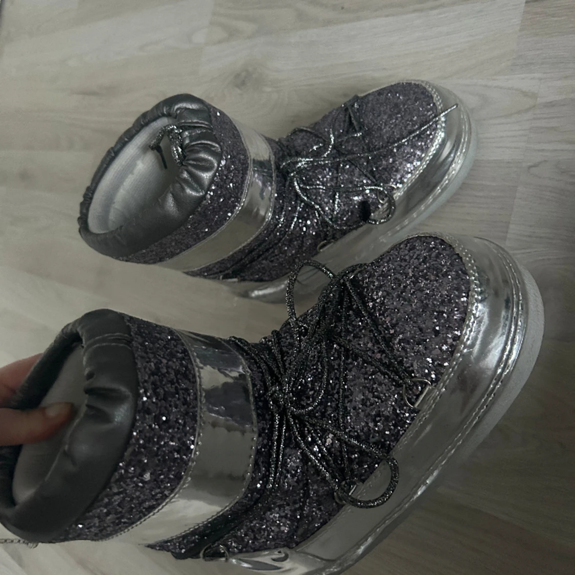 Glittriga inuikii-lookalikes - 91