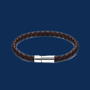 Läderarmband - Ett högkvalitativt och stilrent läderarmband som kan lyfta vilken outfit som helst. Det är tillverkat av äkta läder och har en elegant och minimalistisk design. Perfekt för att ge en sofistikerad touch till din look! 🌟