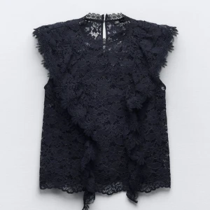 Spetstopp - Populär spetstopp från zara med volanger ❤️ som ny, pris kan diskuteras 