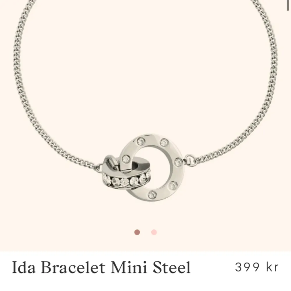 Silver Edblad armband🩵 säljer Ida bacelet för 50kr, (kostar 399kr ny) och den andra för 40kr! Frakt 18kr om man inte vill ha spårbart💘 80kr för båda🫶🏻. Accessoarer.