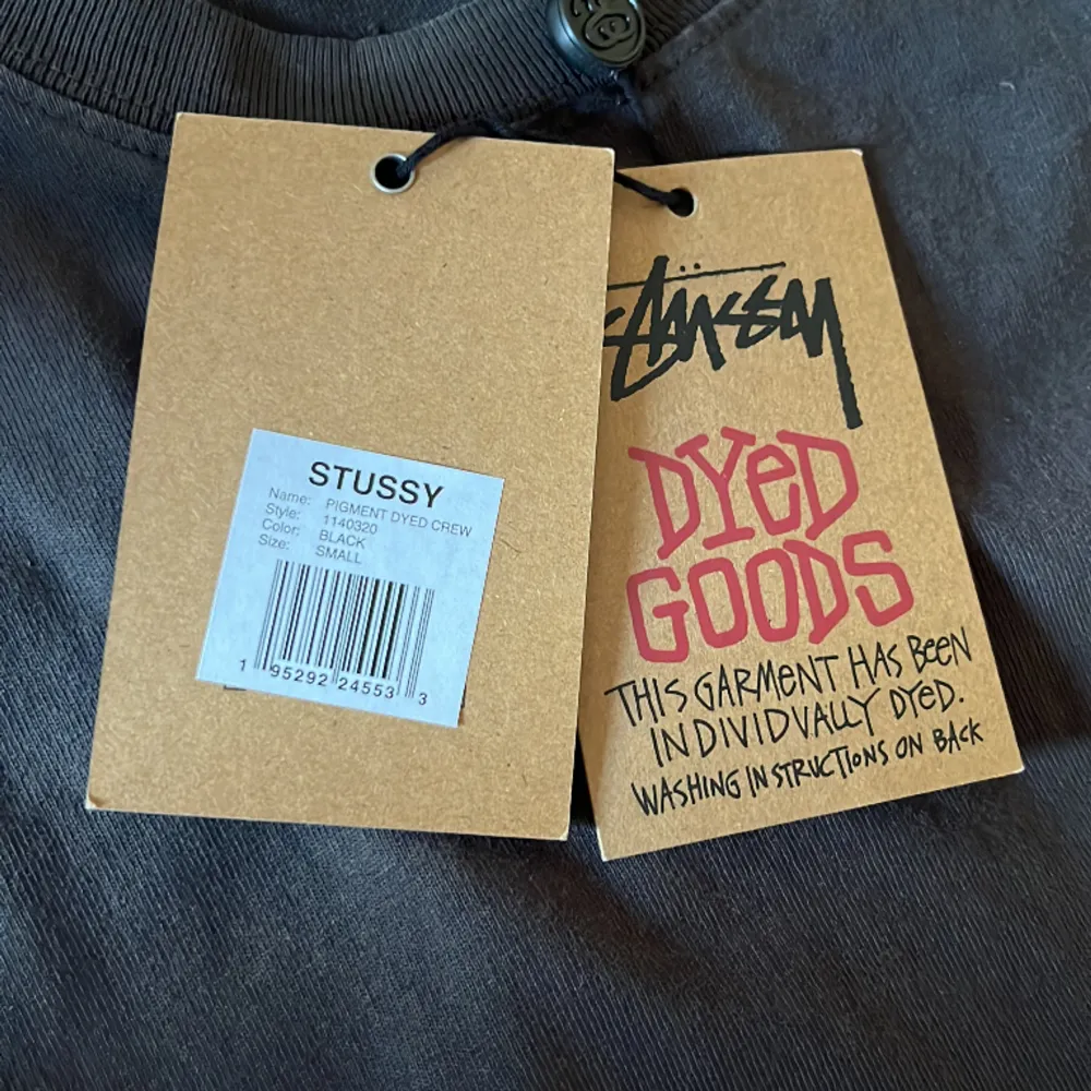 Stussy T-shirt i storlek Small Helt oanvänd Säljer på grund av att den var för liten för mig . T-shirts.