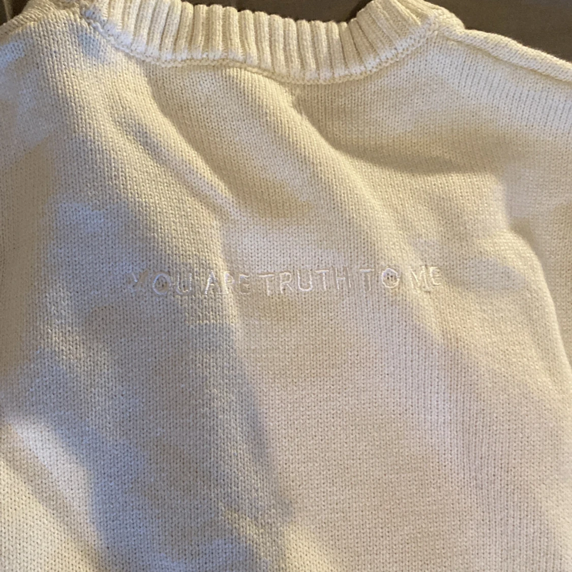 Blommig stickad tröja  - 91