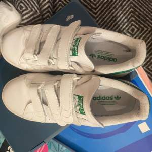 Stan Smith i ny skick storlek 38❤️Säljer billigt då jag flyttar inga defekter 