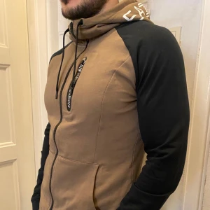 Emporio Armani Hoodie - S/M  Nyskick  Sällsynt modell går ej få tag på längre 