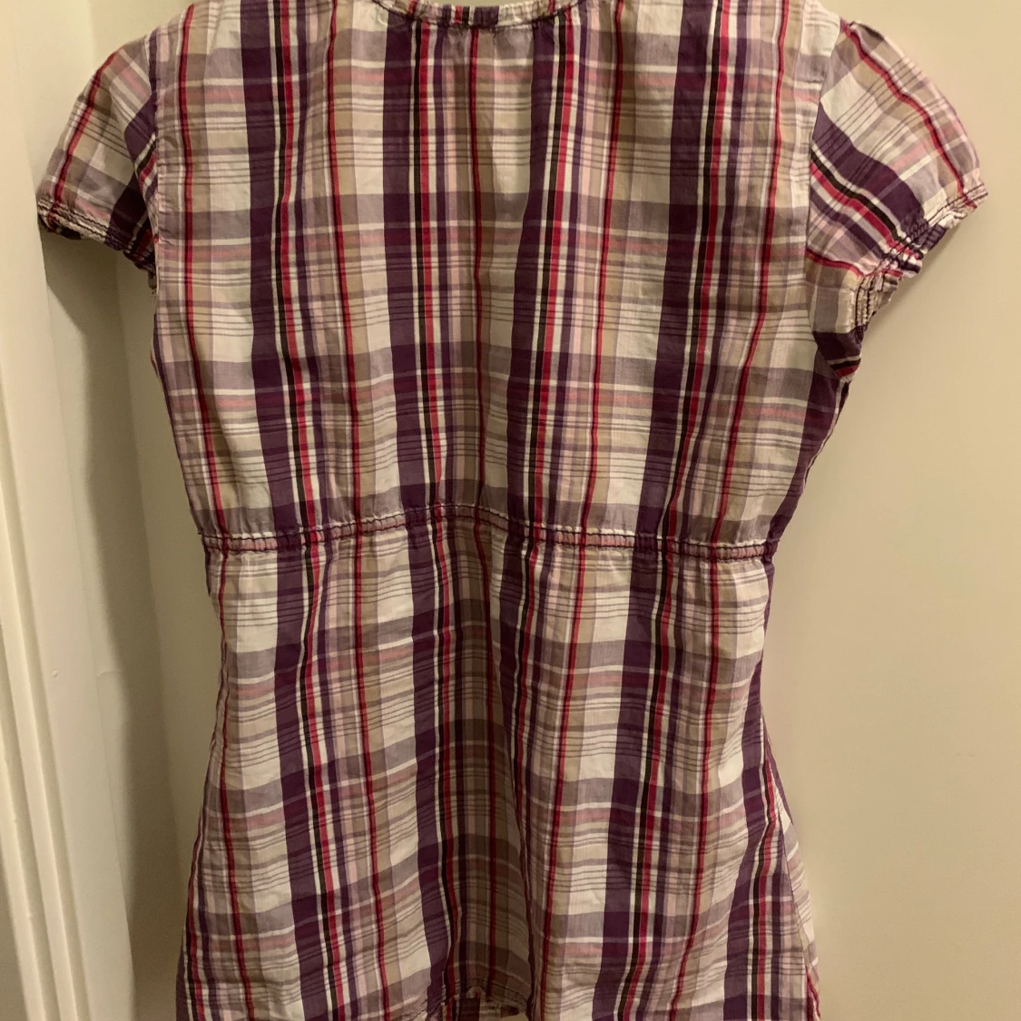 Lila rutig tröja - 90