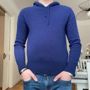 Kashmir hoodie - Trendig Kashmir hoodie från carmés.  Om ni har frågor är det bara att höra av sig//MVH Adam