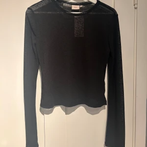 Tröja - Säljer en oanvänd tröja ifrån Nelly💓den är endast testad och har prislappen kvar💓den är helt slutsåld på Nelly💓kom privat för fler bilder eller om du har några frågor💓priset kan diskuteras💓