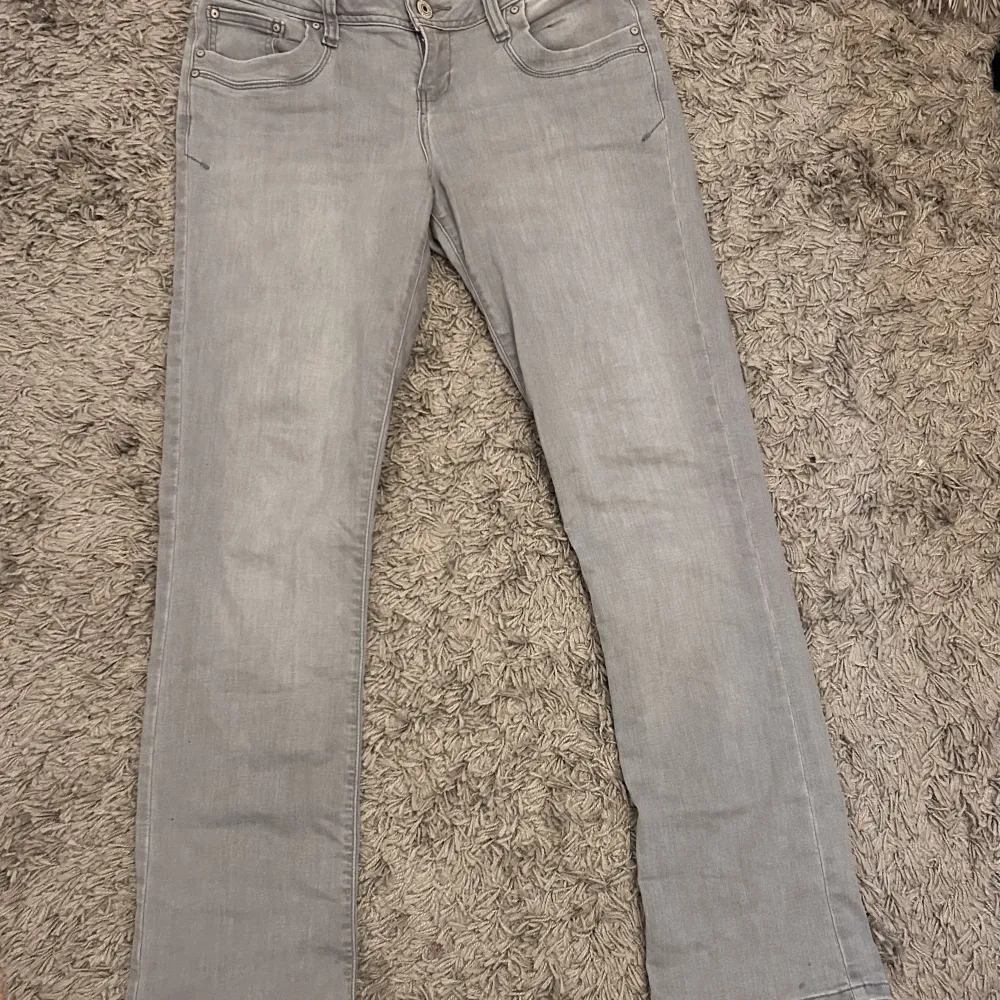 Jättefina jeans från ltb, low rise boot cut!💕. Jeans & Byxor.