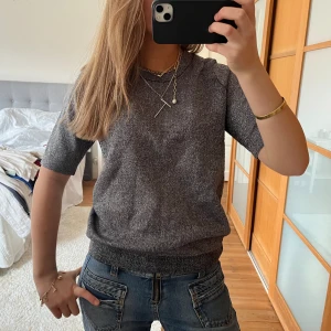 Glitter topp - Jättefin och cool glittertopp/tshirt!❤️