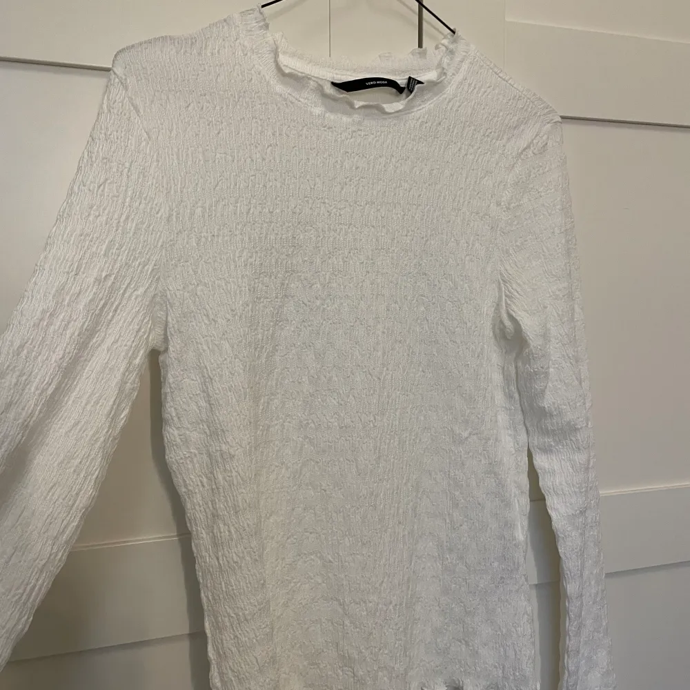 Långärmad tröja från vero Moda i toppen skick, storlek S. Tröjor & Koftor.