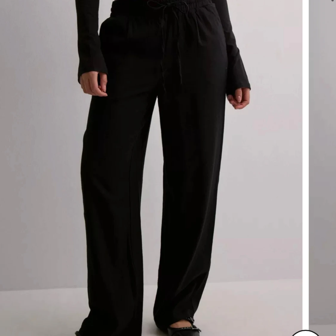 Svart linnebyxa - 91