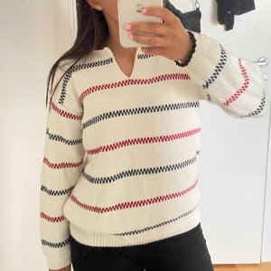 Pippi tröja  - Stickad pippi tröja! Finns ingen lapp i men passar s skulle jag säga ❤️köpt second hand 