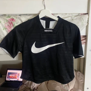 Nike topp - Perfekt skick köp direkt för 199kr storlek s