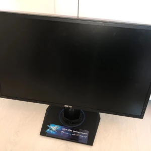 ASUS VG245H 24” datorskärm  - Säljer denna dator skärm då den inte används längre   Speltid 56 timmar  Orginal strömkabel finns  PRISET KAN DISKUTERAS! :)