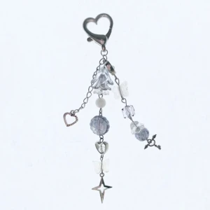 Nyckelring  - 100% handgjord av mig! Läs sista bilden om du vill köpa! 💗