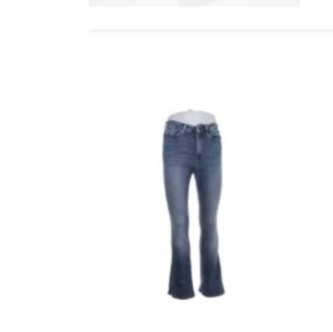 Only jeans  - Lowwaist jeans från only. Svin snygga och passar till allt