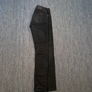 Nudie jeans - Säljer dessa fräscha nudie jeans i jätte bra kondition med nypris på 1300, skriv om ni har några funderingar.