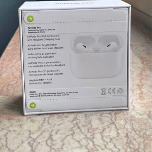 Hörlurar  - Nya i förpackning