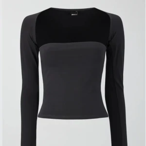 Topp från Gina tricot  - Topp från Gina tricot storlek XS