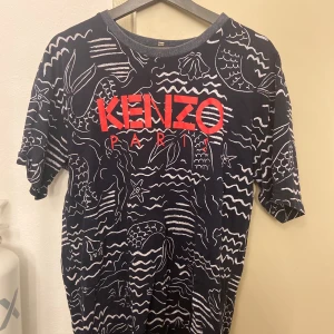 Tshirt - Kenzo T-shirt. Bra skick