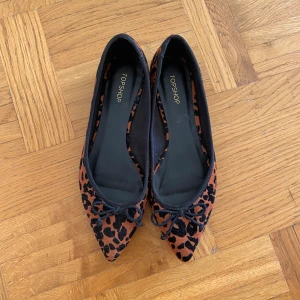 Söta leopard ballerina skor med spets - Knappt använda