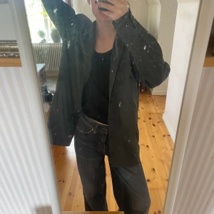 Dickes skjorta - En grön Dickies skjorta i storlek S! Jag är 162 cm för referens.