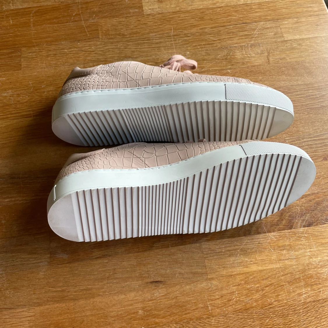 Axel Arigato Nya!  - 90