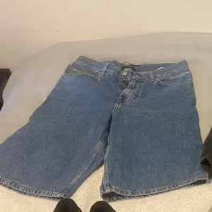 Sweet sktbs shorts - Dem är i bra skick och är knappast använda. Dem är ganska små i midjan men annars sitter dem super! 