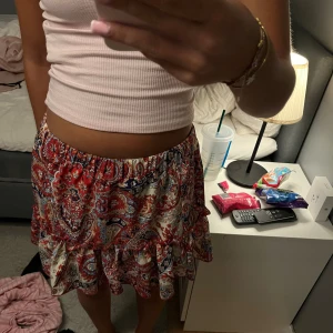 Mönstrad kjol - Endast använd en gång 😊