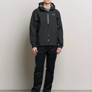 Arcteryx Jacka svart - Äkta men inget kvitto därmed priset. Nypris 5k  