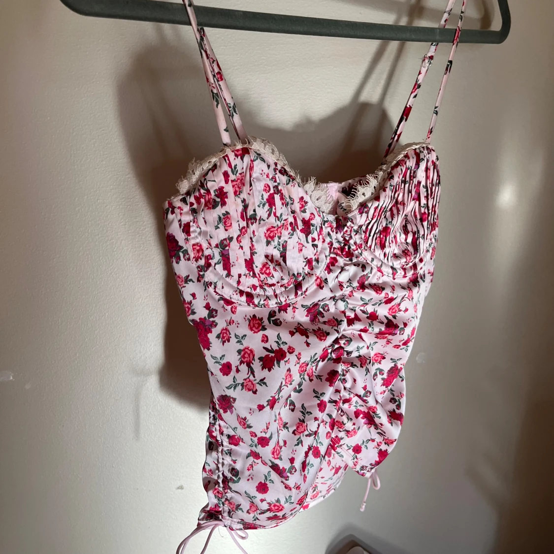 Blommig topp/korsett - 90