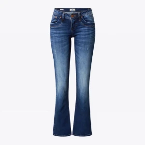  ltb jeans - Sjukt snygga ltb jeans som tyvärr inte passade så bra, lågmidjade och bootcut🙏🏽😩💞 KAN ÄVEN TÄNKA MIG ATT BYTA MOT 25/32