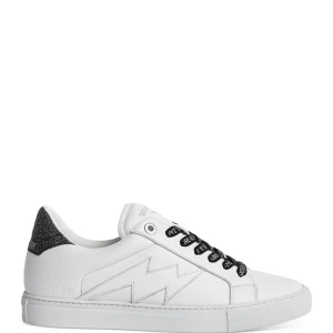 Zadig et Voltaire sneakers  - jag säljer mina favorit skor från Zadig et Voltaire❣️ de är förälskade och slitna men kan fixas så att de ser helt nya ut 🩷 DM för mer bilder! Priset är mycket förhandlingsbart 🥰
