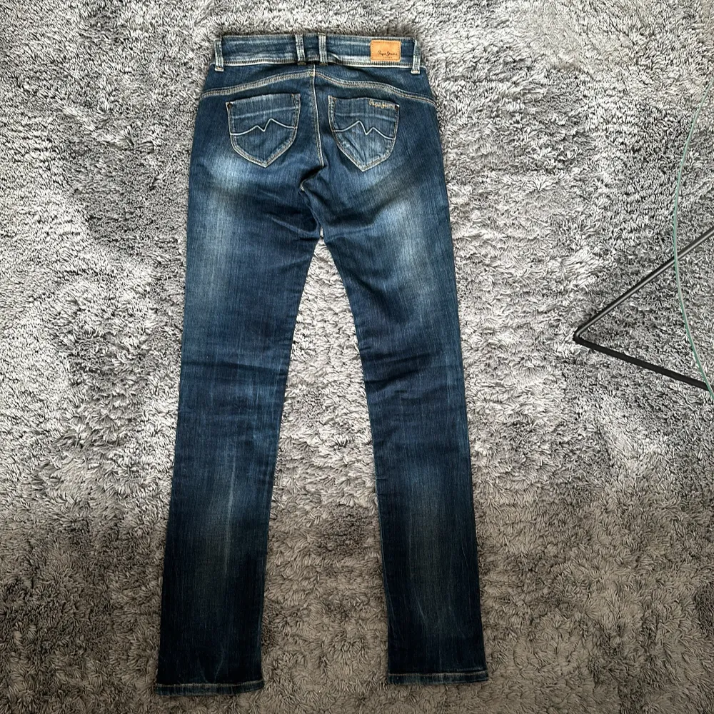 snygga Pepe jeans New brooke low waist straight leg  strl 26/32. Jeans & Byxor.