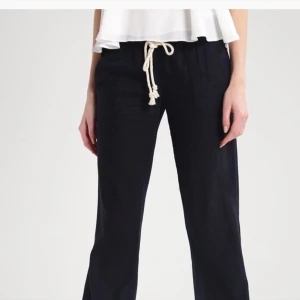 Roxy linbukse - Str: xs Farge: dark blue Pris: 450 NOK