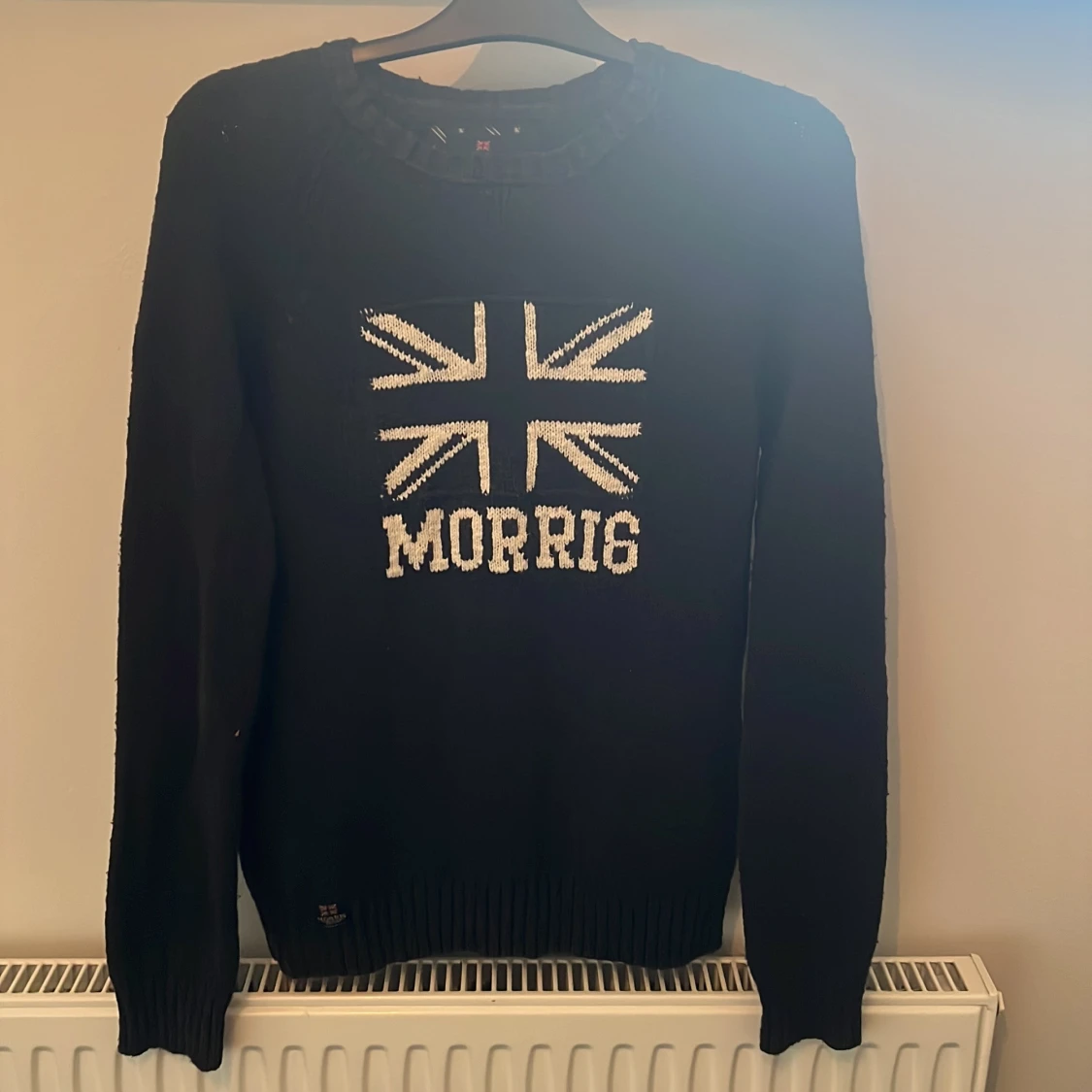 Svart stickad tröja från Morris