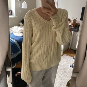 Brandy melville tröja - Väldigt oanvänd, inga deflekter. Kom privat för fler bilder/frågor❤️ nypris 450kr