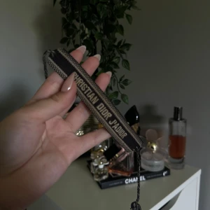 Dior liknande armband - Köpt på plick för jätte länge sen. Så vacker ser ut som äkta