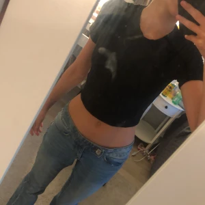 Tajt T-shirt  - Den är i bra skick utan fläckar  