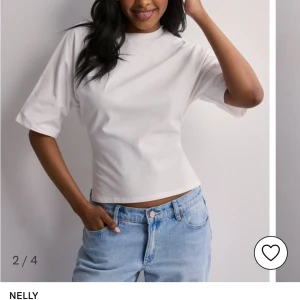 T shirt  - Säljer denna t shirt. Endast använd några gånger. 