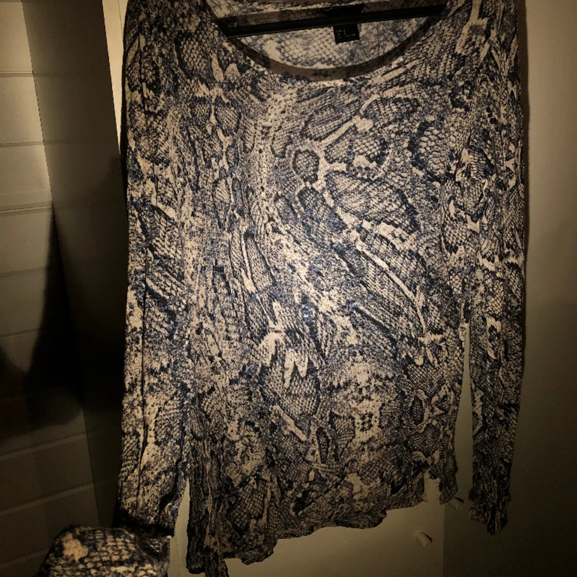 Långärmad ormskinn  - 90