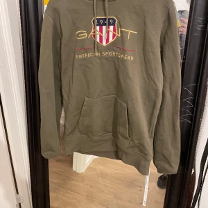 Gant hoodie i M  - Helt ny använd 2 gånger 